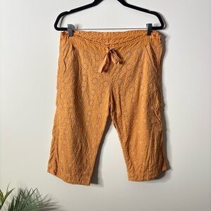 JOHNNY WAS embroidered breccia geometric cropped capri cargo jogger pant